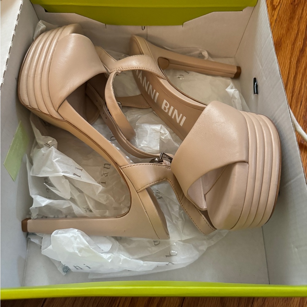 Gianni Bini Ophyliah platform heels